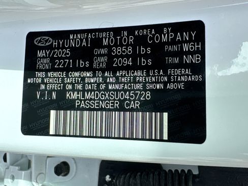 Used 2025 Hyundai Elantra Sport image 32