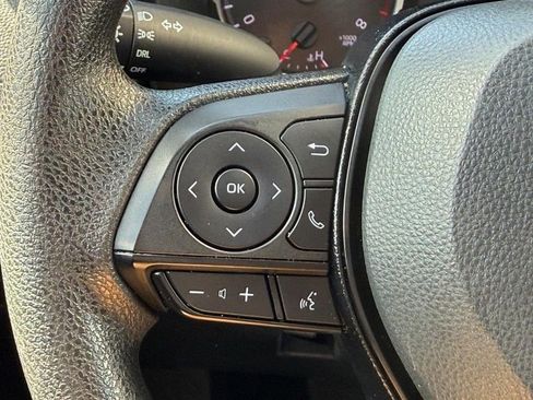 Used 2021 Toyota RAV4 LE AWD/4WD image 20
