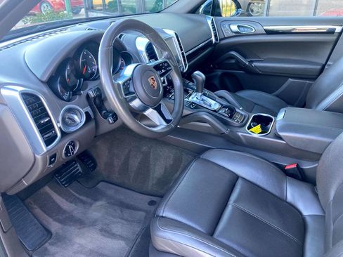 Used 2017 Porsche Cayenne Platinum Edition AWD/4WD image 8