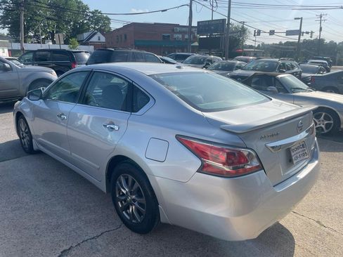 Used 2015 Nissan Altima 2.5 S w/ Special Edition Package FWD image 12