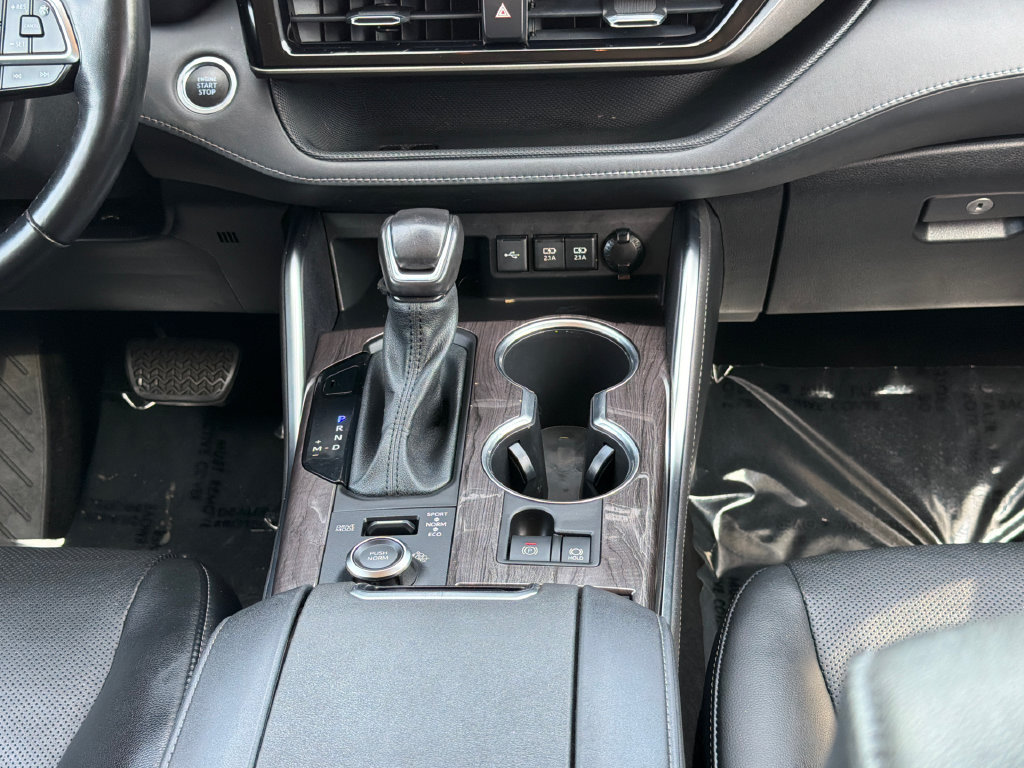 Used 2021 Toyota Highlander Limited AWD/4WD image 15