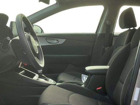 Used 2023 Kia Forte LXS image 10