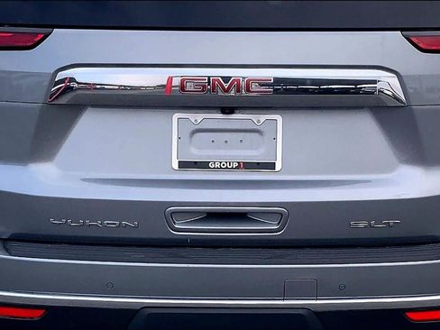 Used 2023 GMC Yukon XL SLT w/ SLT Premium Package AWD/4WD image 31