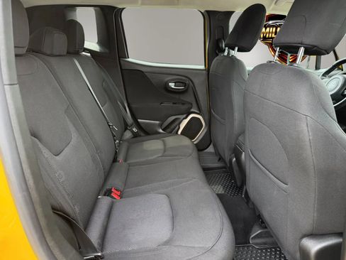 Used 2017 Jeep Renegade Latitude w/ Safety & Security Group AWD/4WD image 20