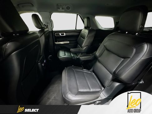 Used 2020 Ford Explorer XLT w/ Equipment Group 202A AWD/4WD image 26