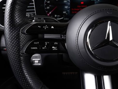 Used 2025 Mercedes-Benz GLS 450 4MATIC image 40