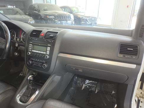 Used 2007 Volkswagen Golf 2-Door FWD image 27