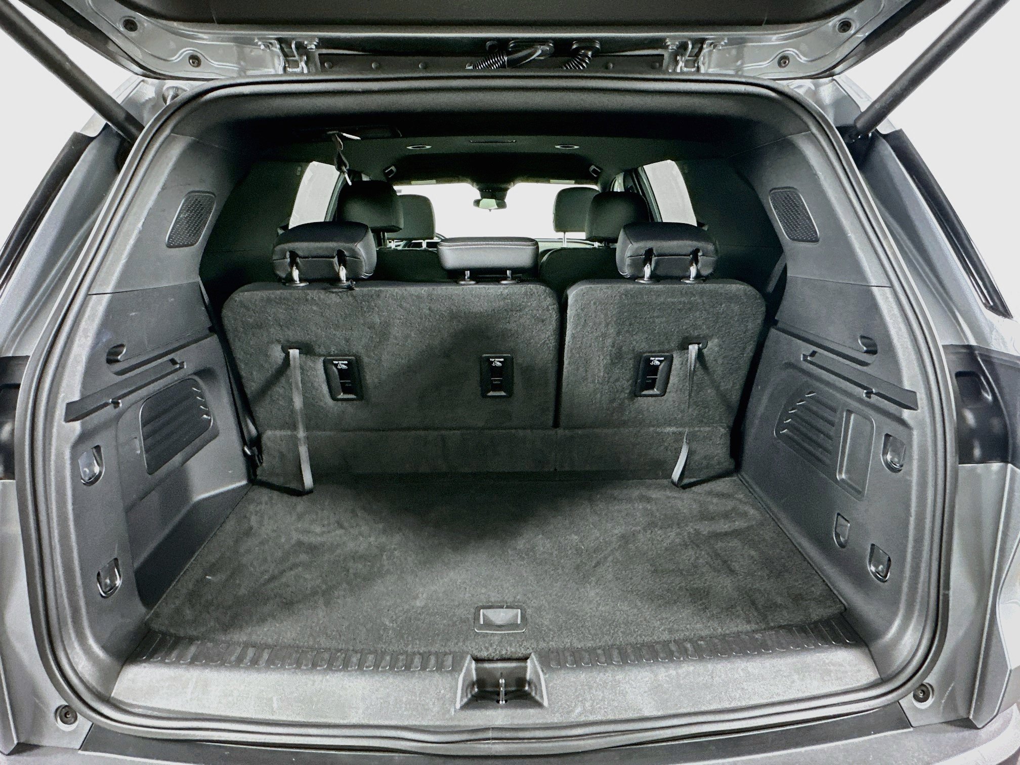 Used 2026 Chevrolet Traverse LT FWD image 30