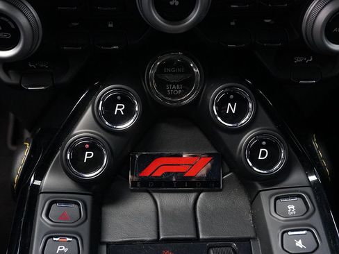 Used 2020 Aston Martin V8 Vantage Coupe RWD image 47