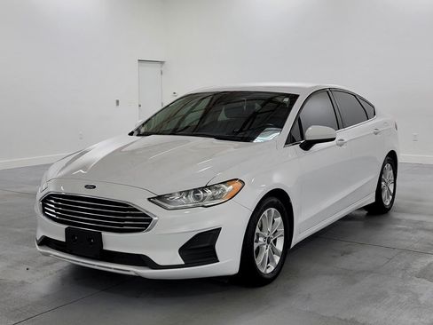 Used 2020 Ford Fusion SE FWD image 4