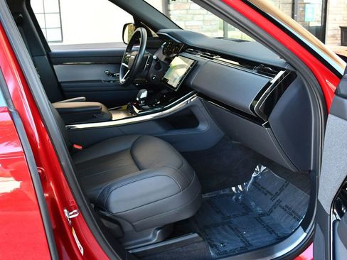 Used 2024 Land Rover Range Rover Sport Dynamic SE image 19