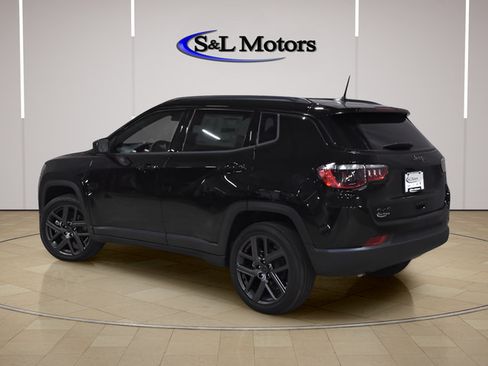 New 2026 Jeep Compass Latitude w/ Sun and Sound Group AWD/4WD image 4