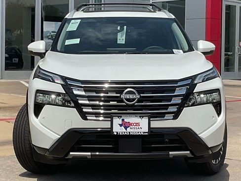 New 2026 Nissan Rogue Platinum AWD/4WD image 2