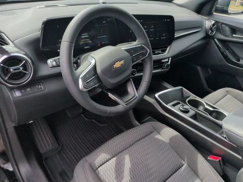 Used 2026 Chevrolet Equinox LT FWD image 16