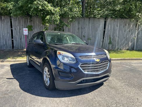 Used 2017 Chevrolet Equinox LS FWD image 1