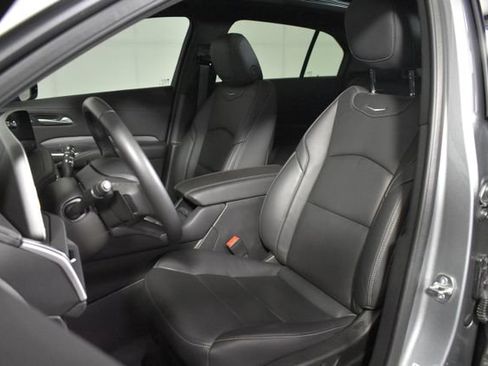 Used 2025 Cadillac XT4 Premium Luxury w/ Cold Weather Package image 9