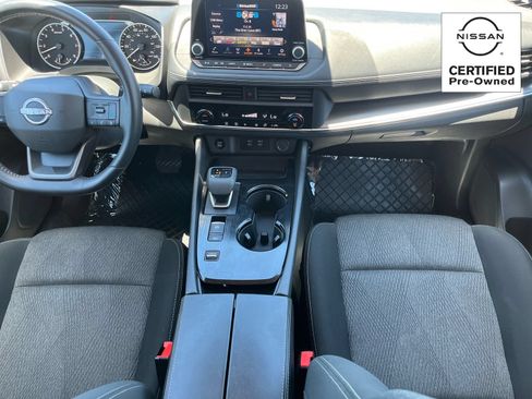Certified 2025 Nissan Rogue SV FWD image 14