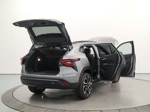New 2026 Chevrolet Trax RS w/ Driver Confidence Package FWD image 14