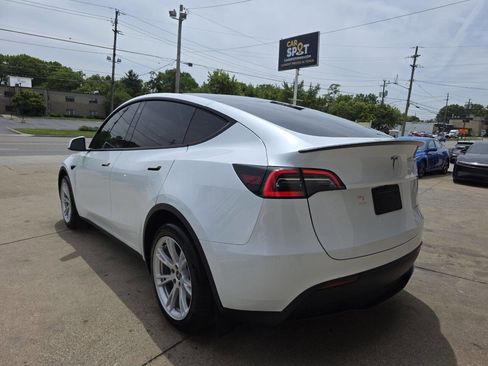 Used 2023 Tesla Model Y Long Range AWD/4WD image 5