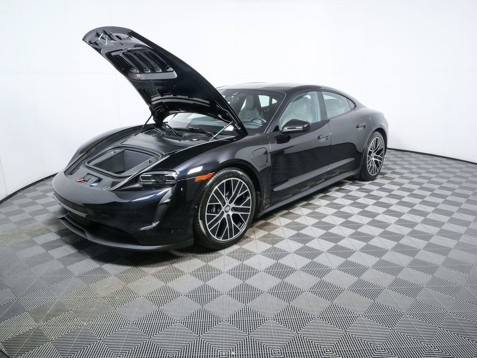 Certified 2022 Porsche Taycan RWD image 31