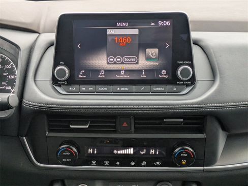 Used 2023 Nissan Rogue SV image 18