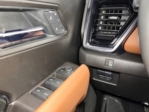 Used 2025 GMC Canyon AT4 w/ AT4 Premium Package image 15