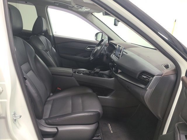 Used 2021 Nissan Rogue SV w/ Premium Package AWD/4WD image 12