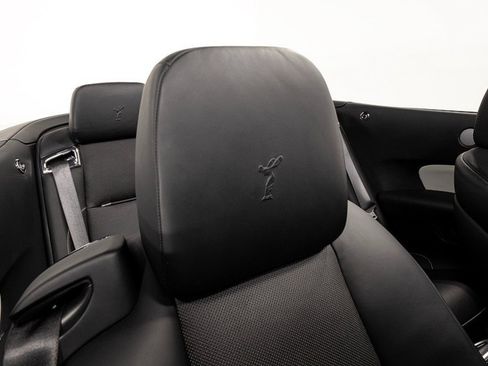 Used 2019 Rolls-Royce Dawn RWD image 60