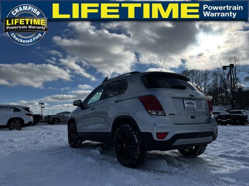 Certified 2022 Chevrolet Trax LT w/ Redline Edition image 10