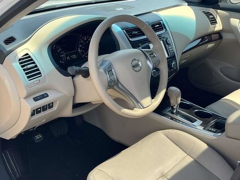 Used 2015 Nissan Altima 2.5 SL w/ Technology Package FWD image 12