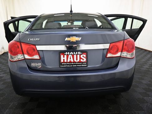 Used 2013 Chevrolet Cruze LS image 30