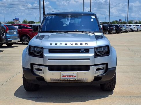 Used 2024 Land Rover Defender 110 S AWD/4WD image 5