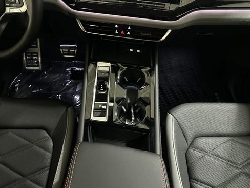 New 2026 Volkswagen Atlas Peak Edition image 33