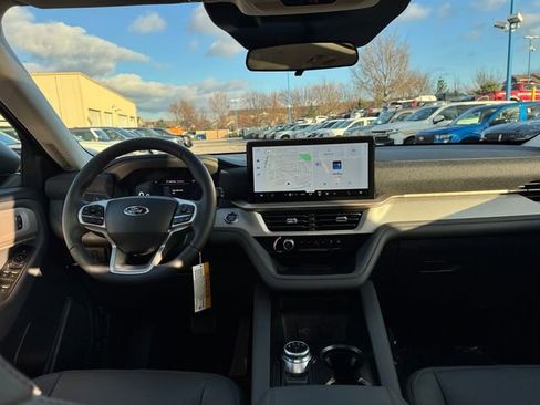 New 2026 Ford Explorer Active w/ Active Comfort Package image 18