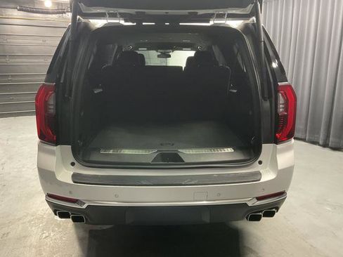 Used 2025 GMC Yukon XL Denali image 6