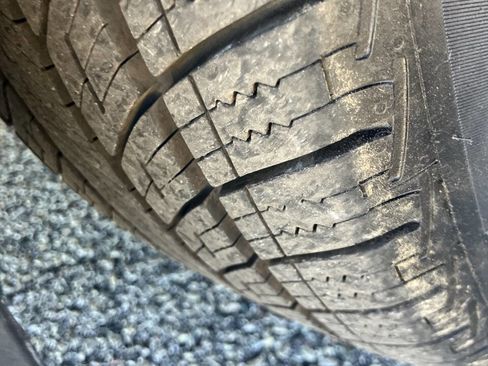 Used 2017 Ford Taurus Limited image 11