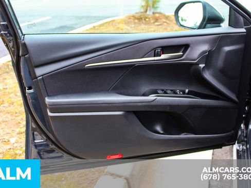 Used 2026 Toyota Camry LE FWD image 32