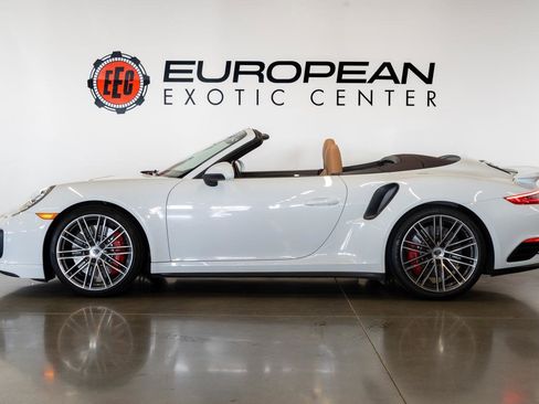 Used 2017 Porsche 911 Turbo image 23