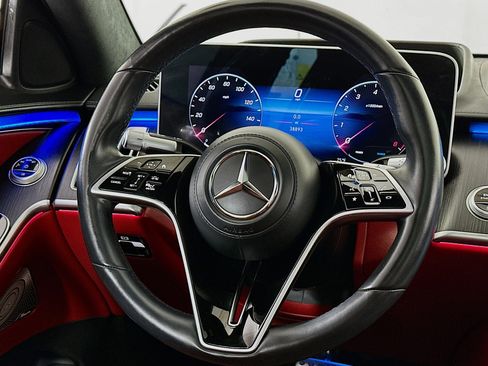 Used 2022 Mercedes-Benz S 580 4MATIC Sedan w/ AMG Line Package image 8