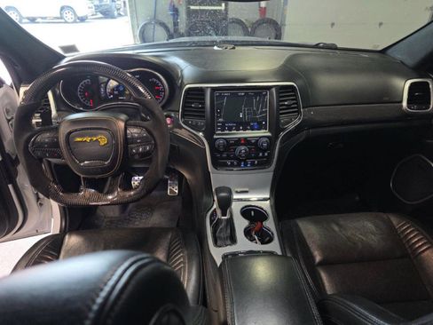 Used 2018 Jeep Grand Cherokee Trackhawk AWD/4WD image 7