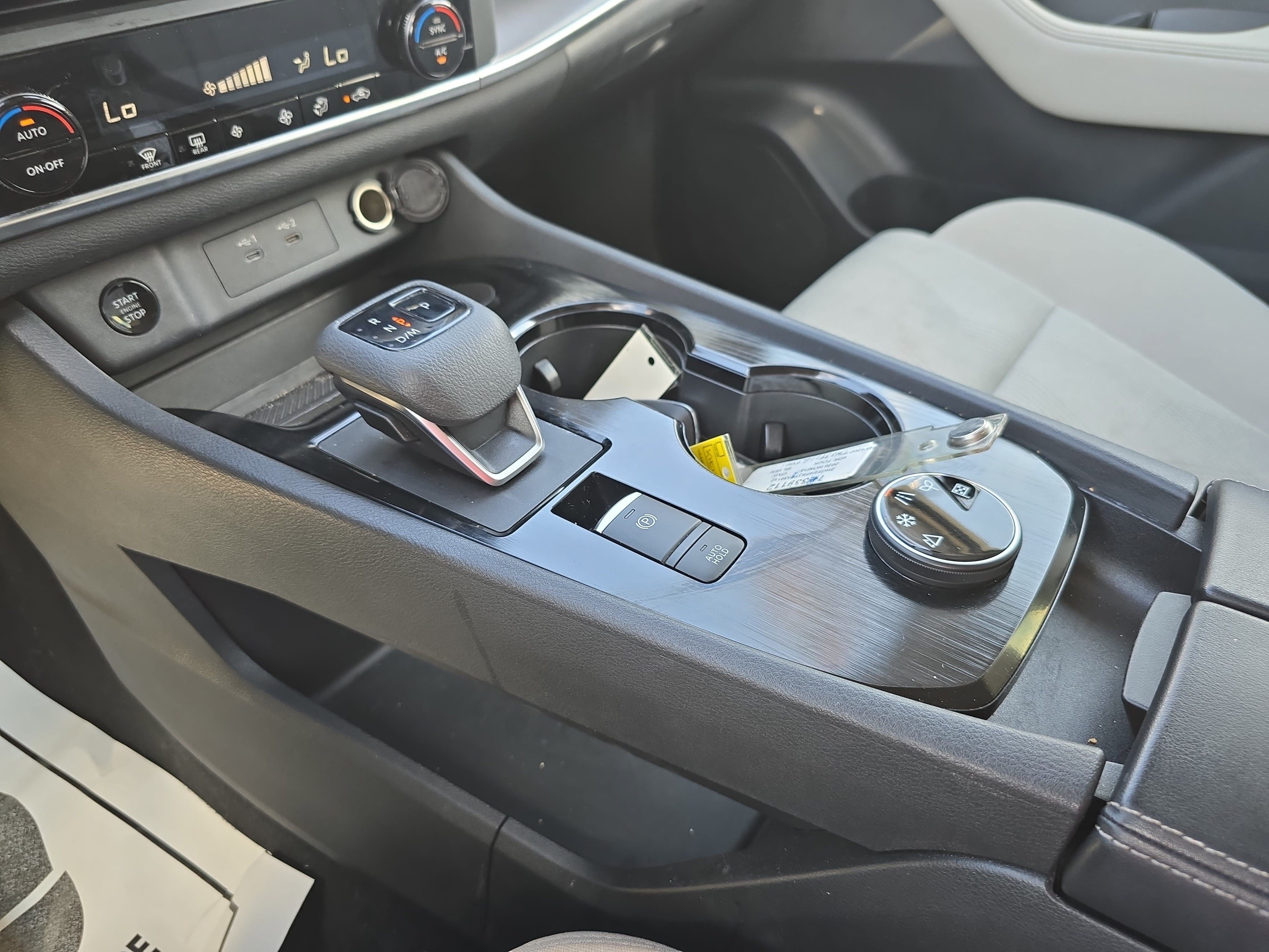 Used 2025 Nissan Rogue SV AWD/4WD image 23