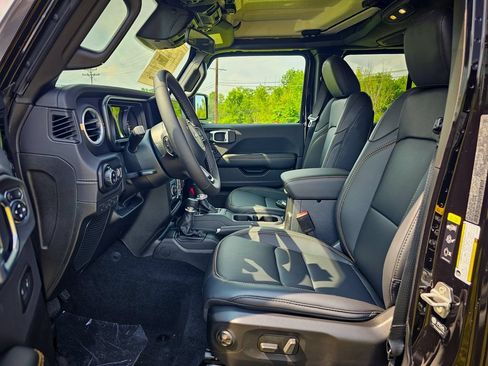 New 2026 Jeep Gladiator Sport AWD/4WD image 12