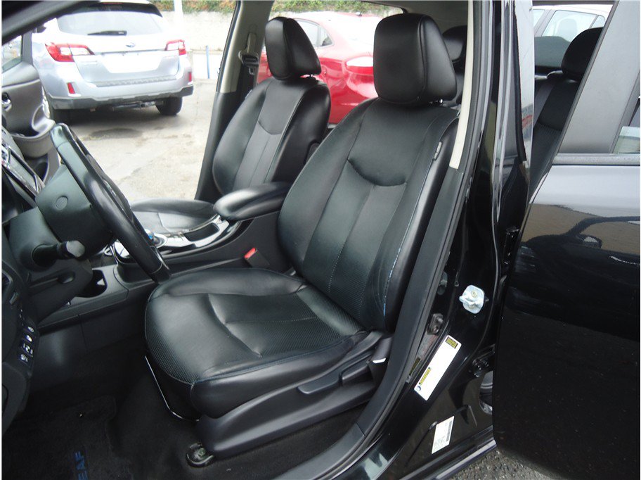 Used 2013 Nissan Leaf SL w/ Premium Pkg FWD image 11