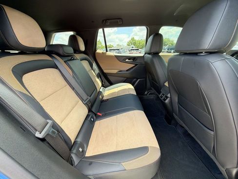 Used 2025 Chevrolet Equinox ACTIV w/ Safety and Technology Package image 11