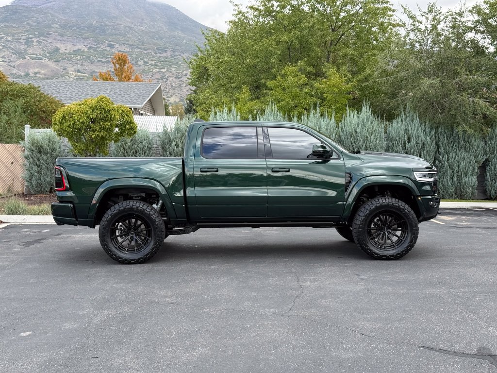 Used 2027 RAM 1500 4x4 Crew Cab image 9
