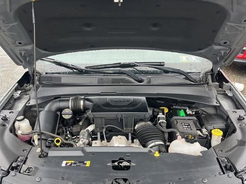 Used 2023 Jeep Compass Latitude image 33