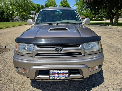 Used 2002 Toyota 4Runner SR5 AWD/4WD image 4