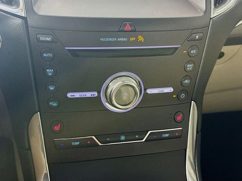 Used 2019 Ford Edge Titanium FWD image 19