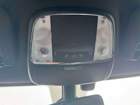 Used 2019 Dodge Durango SXT image 31