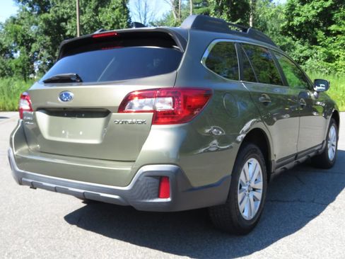 Used 2019 Subaru Outback 2.5i Premium AWD/4WD image 5